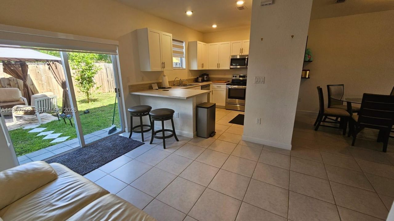 1146 SE 26th Ter, Homestead, FL 33035 Photo