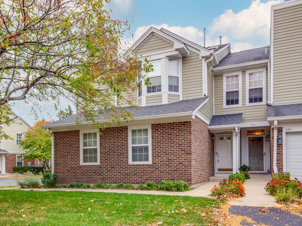 543 Grosse Pointe Circle, Vernon Hills, IL 60061