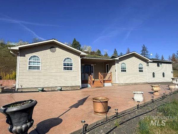 811 Crest Dr, Kamiah, ID 83536