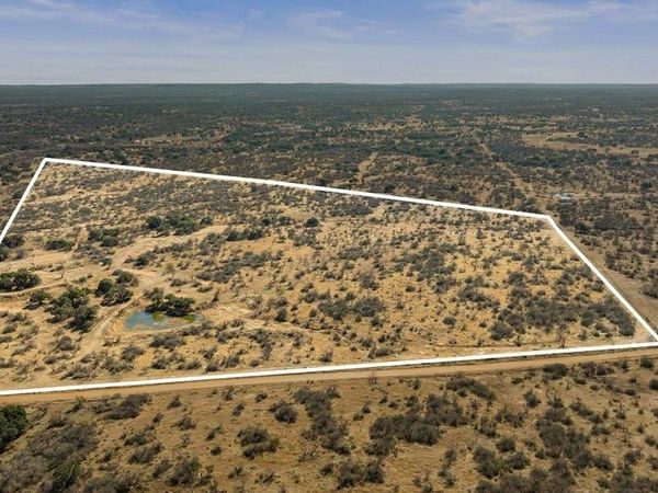 6304 County Road 110 RD, Llano, TX 78643