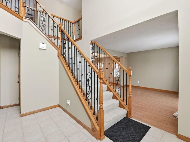 5660 Newington Drive, Hilliard, OH 43026 Photo 3