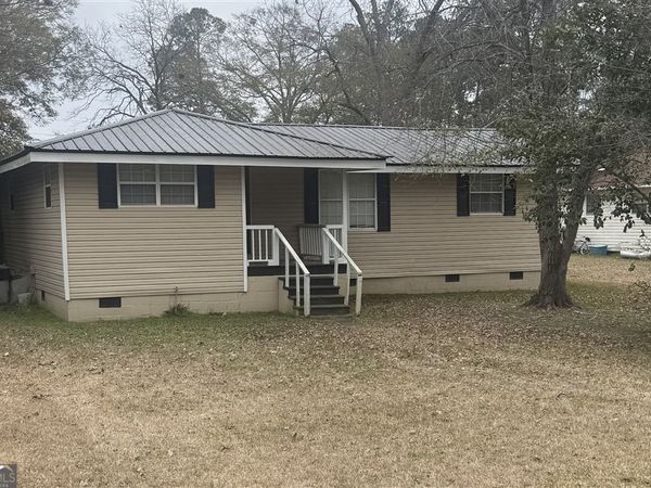 1102 N Washington Street, Sylvester, GA 31791