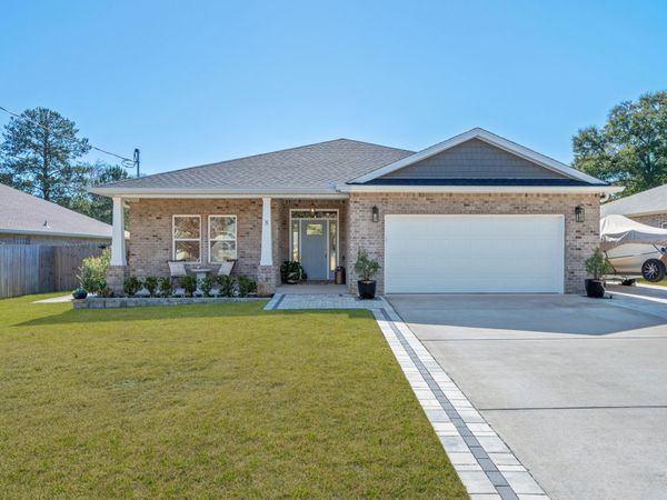 8 Maple Avenue, Shalimar, FL 32579