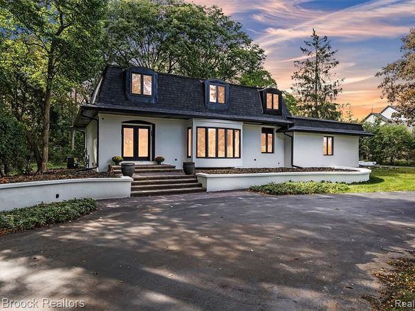 7244 Lahser Road, Bloomfield Hills, MI 48301