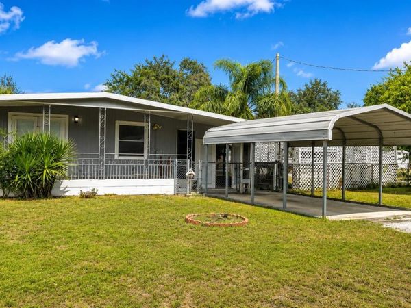 1158 CR 439, LAKE PANASOFFKEE, FL 33538