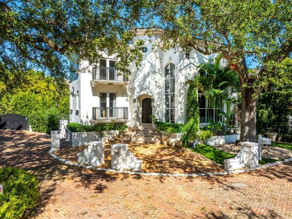 2765 Brickell Court, Miami, FL 33129