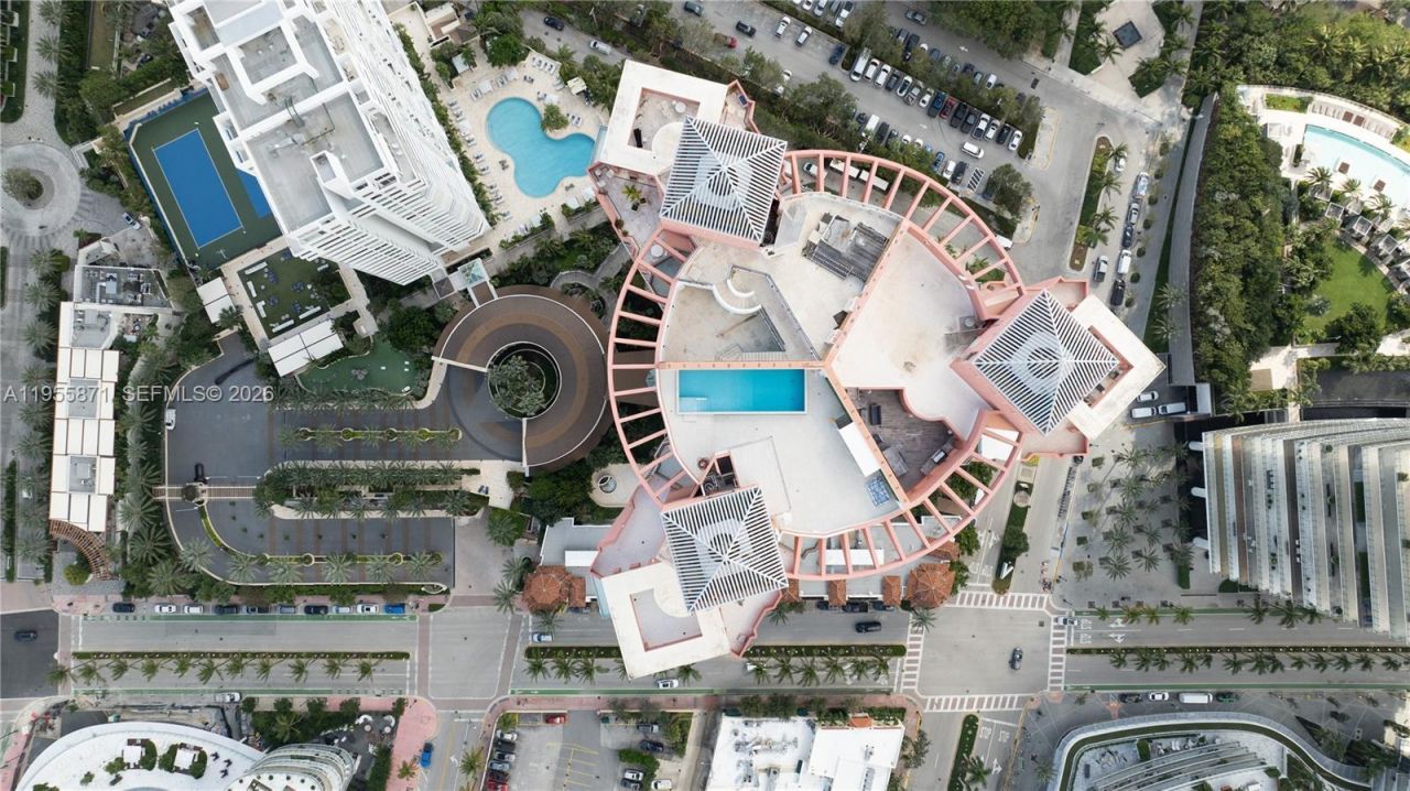 300 S Pointe Dr, Unit 907, Miami Beach, FL 33139 Photo