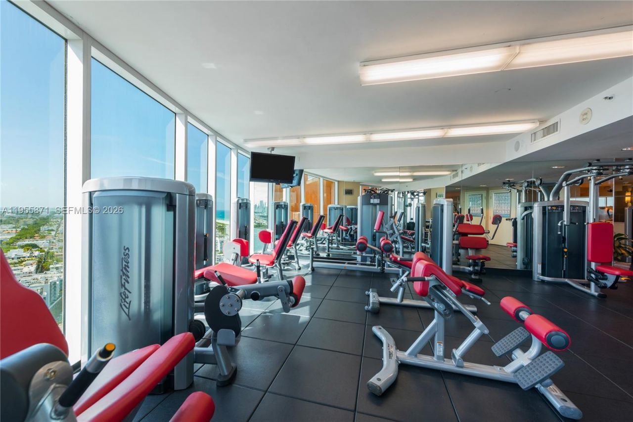 300 S Pointe Dr, Unit 907, Miami Beach, FL 33139 Photo