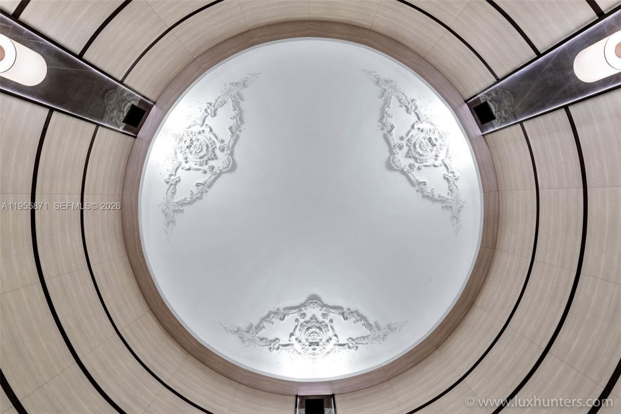 300 S Pointe Dr, Unit 907, Miami Beach, FL 33139 Photo