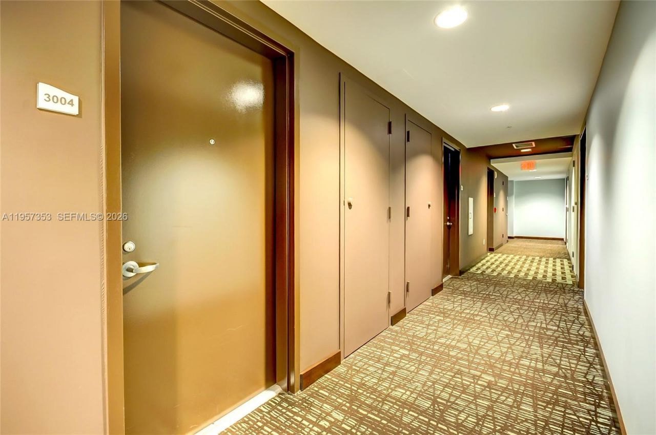 60 SW 13th St, Unit 3004, Miami, FL 33130 Photo