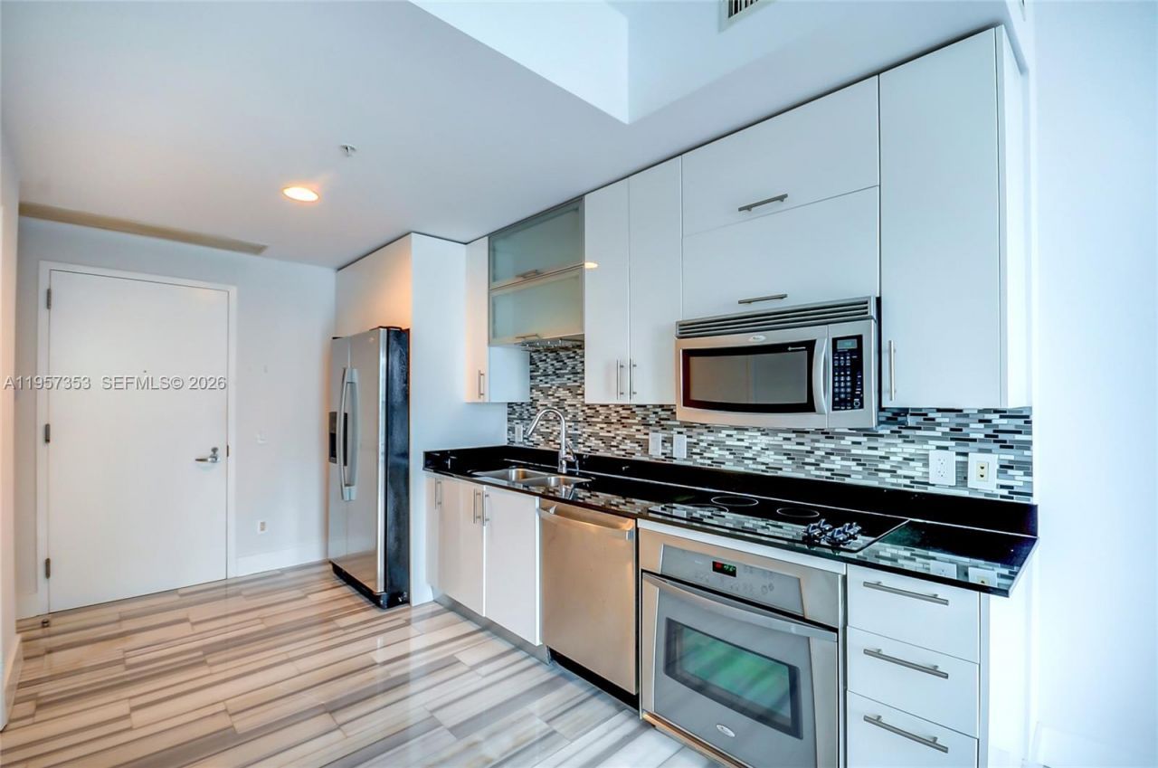 60 SW 13th St, Unit 3004, Miami, FL 33130 Photo