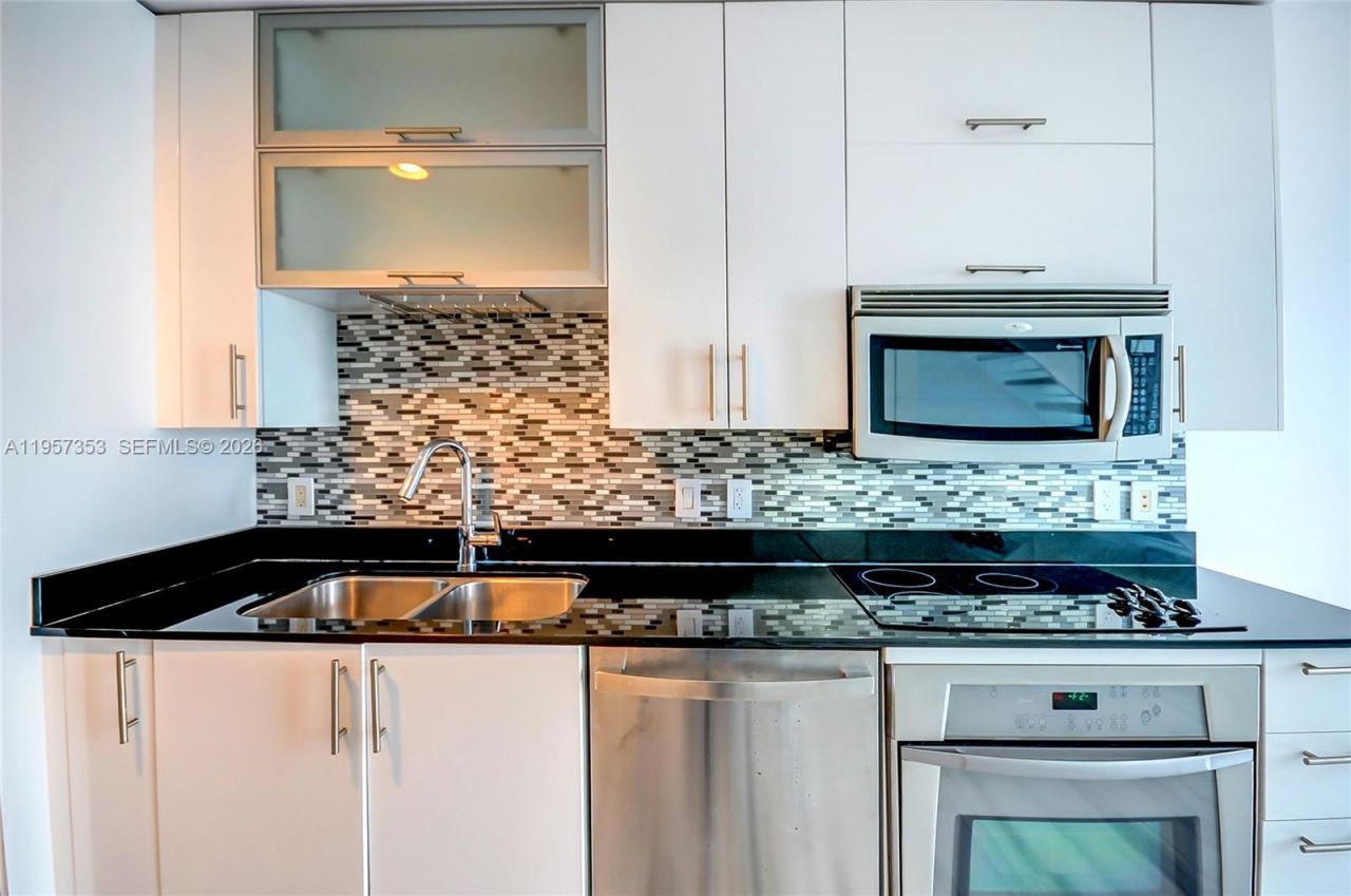 60 SW 13th St, Unit 3004, Miami, FL 33130 Photo