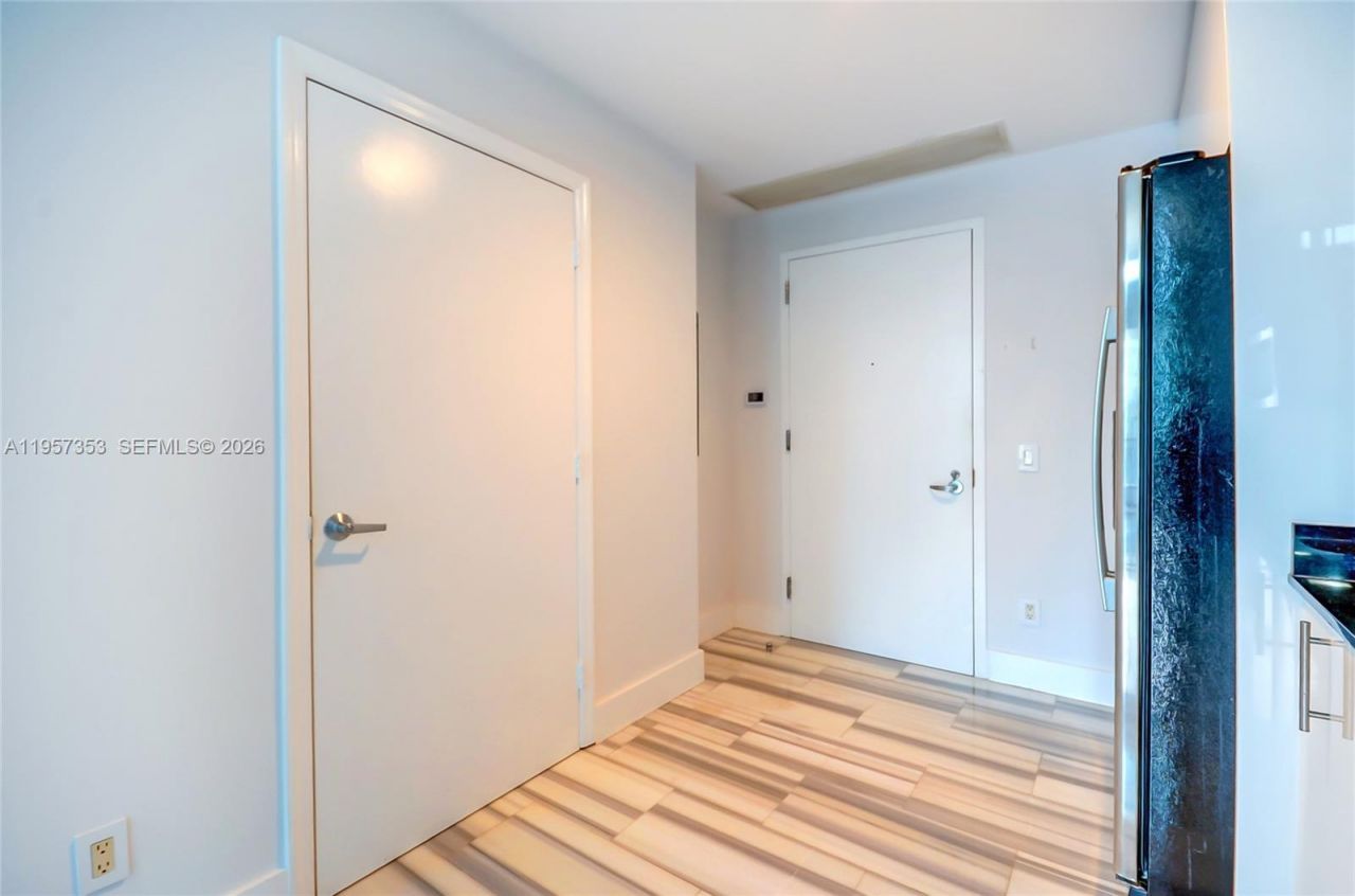 60 SW 13th St, Unit 3004, Miami, FL 33130 Photo