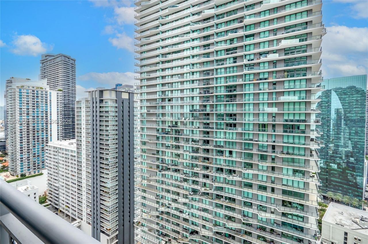 60 SW 13th St, Unit 3004, Miami, FL 33130 Photo