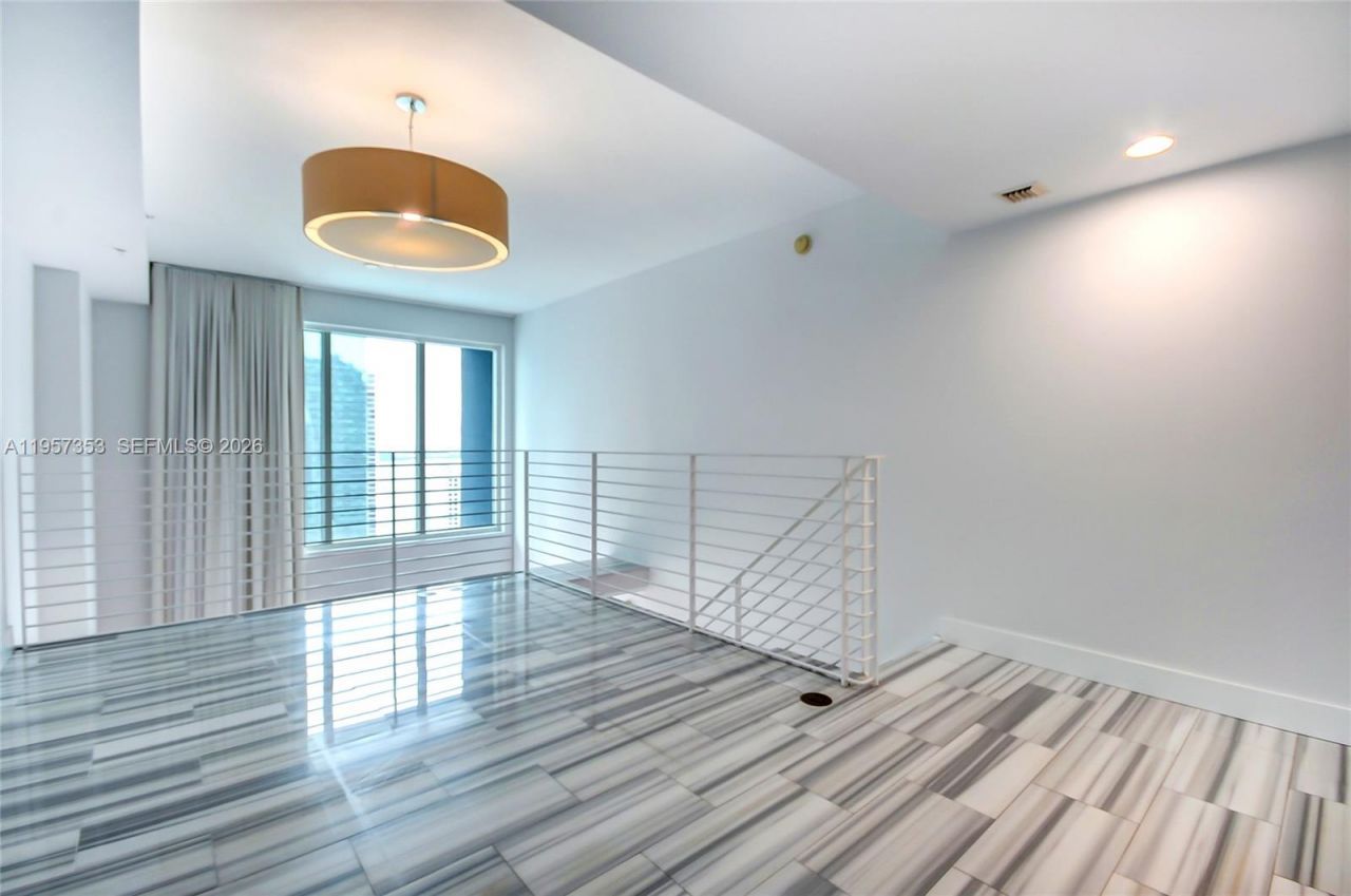 60 SW 13th St, Unit 3004, Miami, FL 33130 Photo