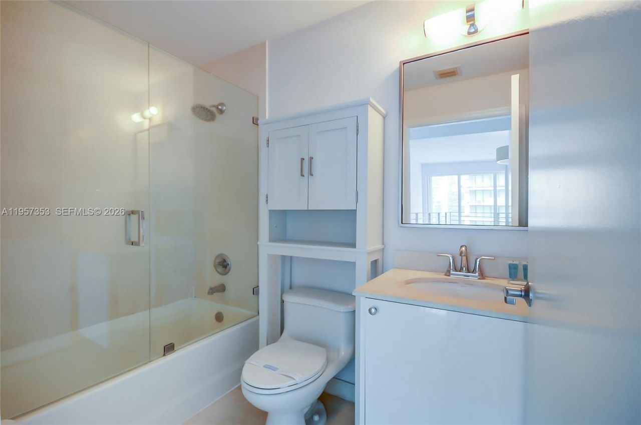 60 SW 13th St, Unit 3004, Miami, FL 33130 Photo