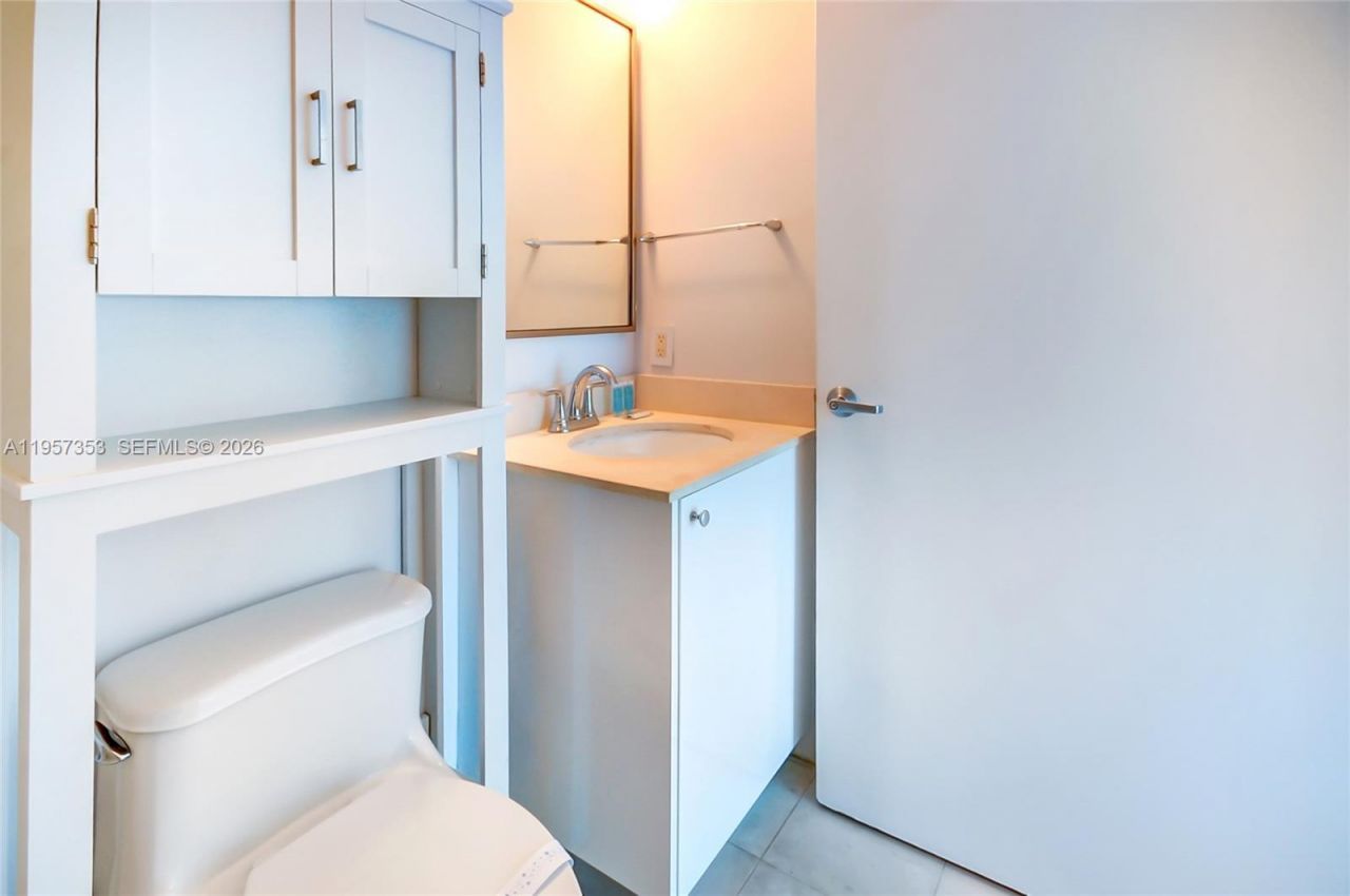 60 SW 13th St, Unit 3004, Miami, FL 33130 Photo