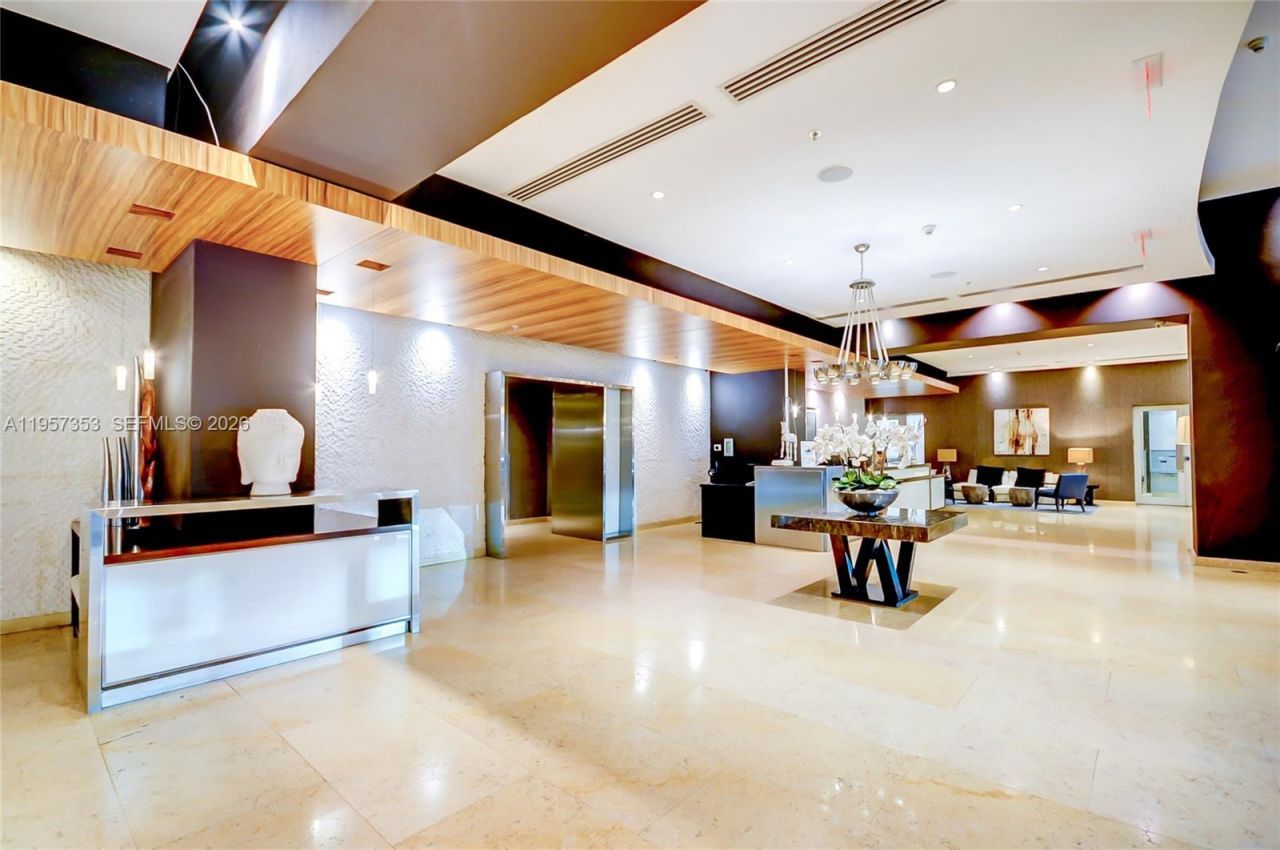 60 SW 13th St, Unit 3004, Miami, FL 33130 Photo