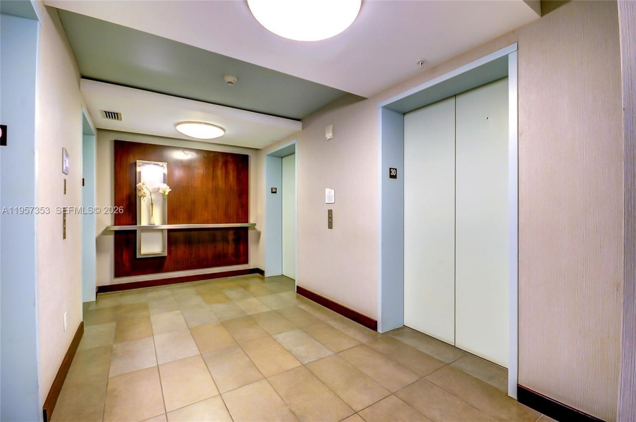 60 SW 13th St, Unit 3004, Miami, FL 33130 Photo