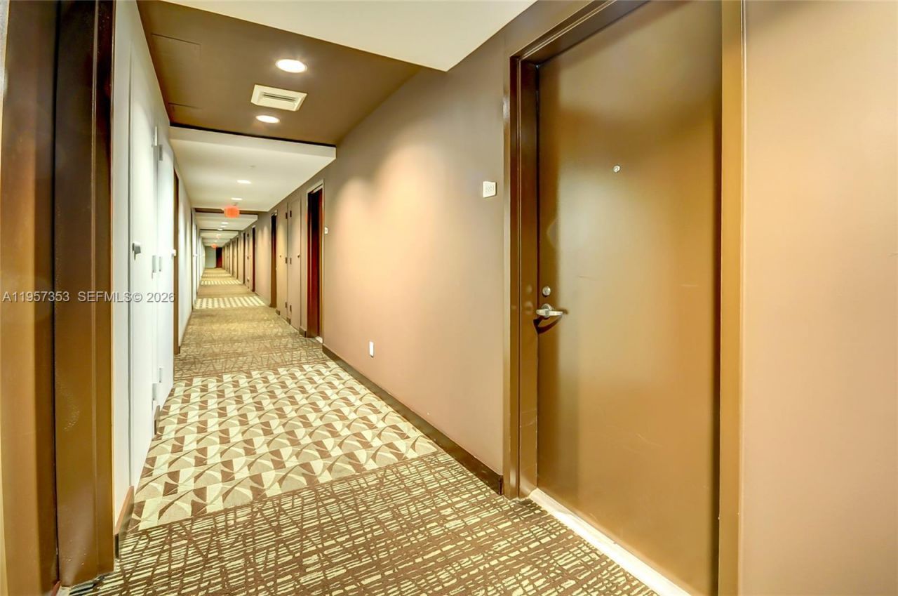 60 SW 13th St, Unit 3004, Miami, FL 33130 Photo