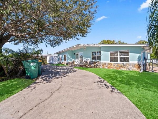 170 Poinsettia CIR NE, Port Charlotte, FL 33952