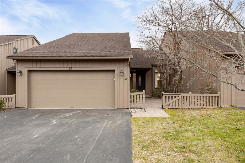 23 Sky Ridge Drive, Rochester, NY 14625 Main Photo