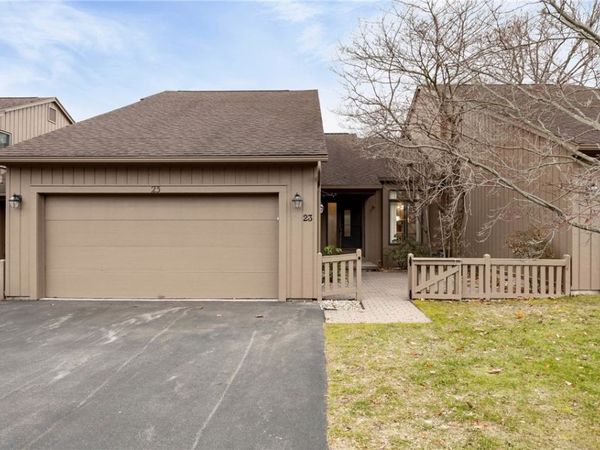 23 Sky Ridge Drive, Rochester, NY 14625