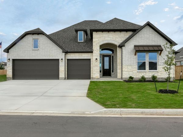 127 Megan's Point, Castroville, TX 78009