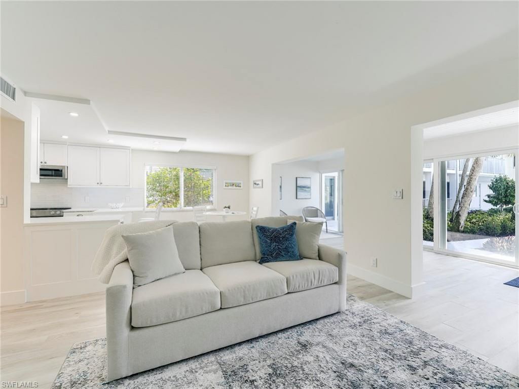 354 Harbour Dr , Unit 354, Naples, FL 34103 Photo