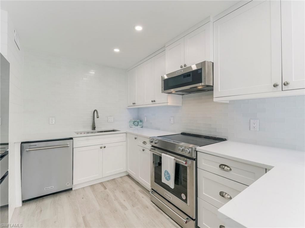 354 Harbour Dr , Unit 354, Naples, FL 34103 Photo