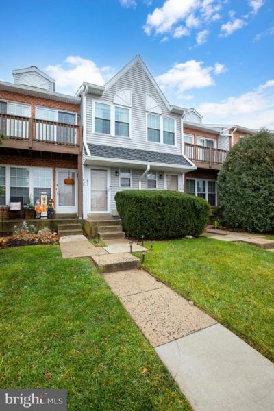 421 Wendover, Unit 126-B, Eagleville, PA 19403 Main Photo