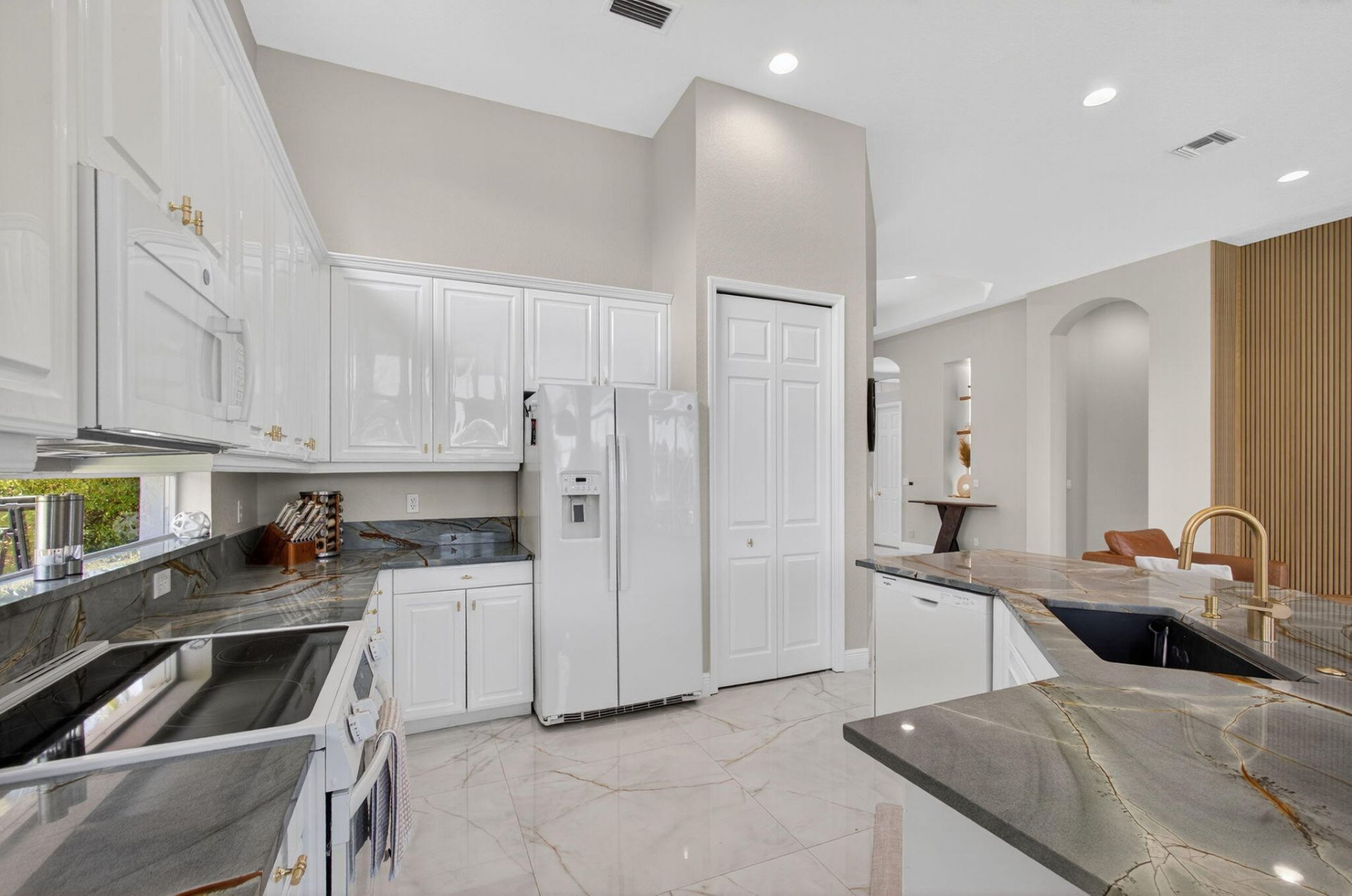 6778 Oakmont Way, West Palm Beach, FL 33412 Photo