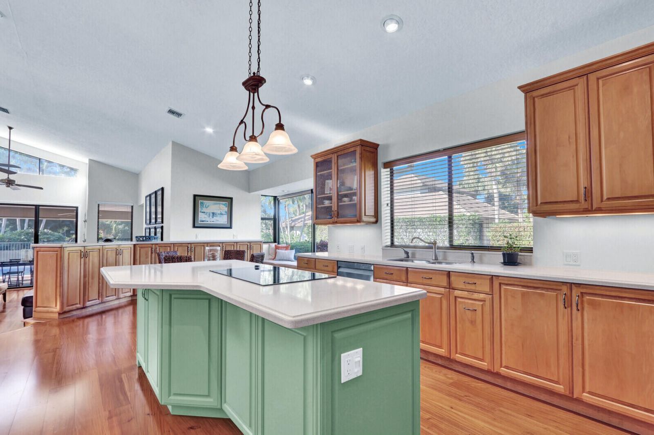 208 Turnberry Court S, Atlantis, FL 33462 Photo