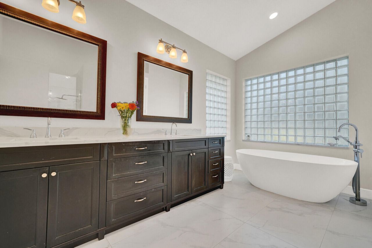 208 Turnberry Court S, Atlantis, FL 33462 Photo