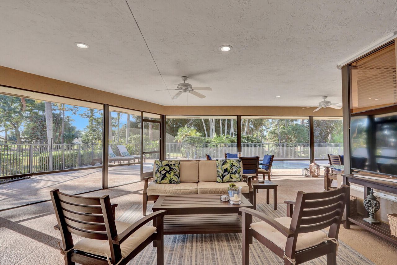 208 Turnberry Court S, Atlantis, FL 33462 Photo