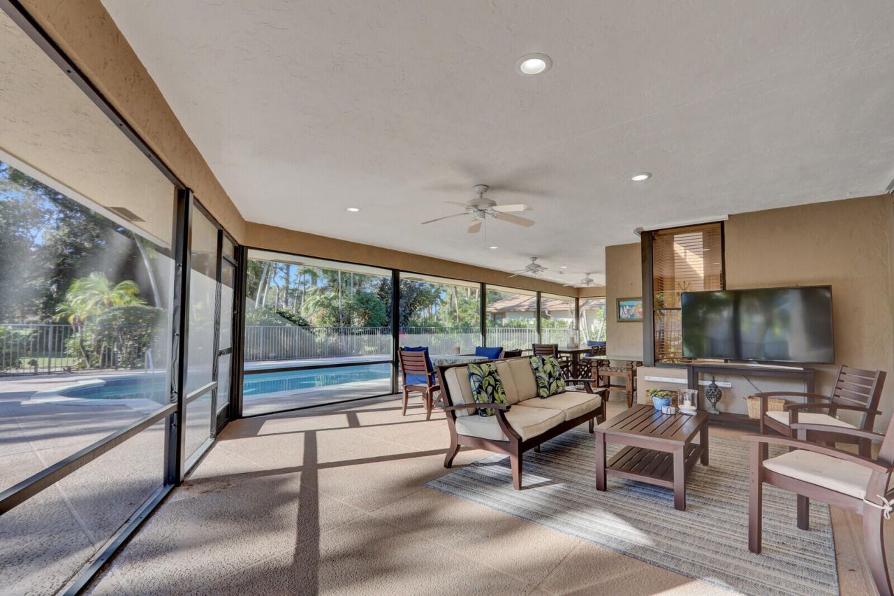 208 Turnberry Court S, Atlantis, FL 33462 Photo