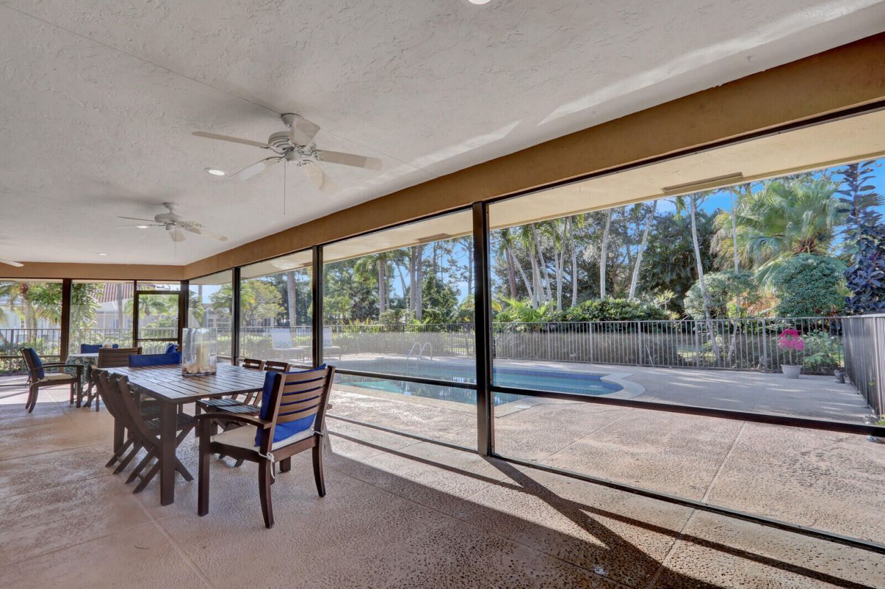 208 Turnberry Court S, Atlantis, FL 33462 Photo