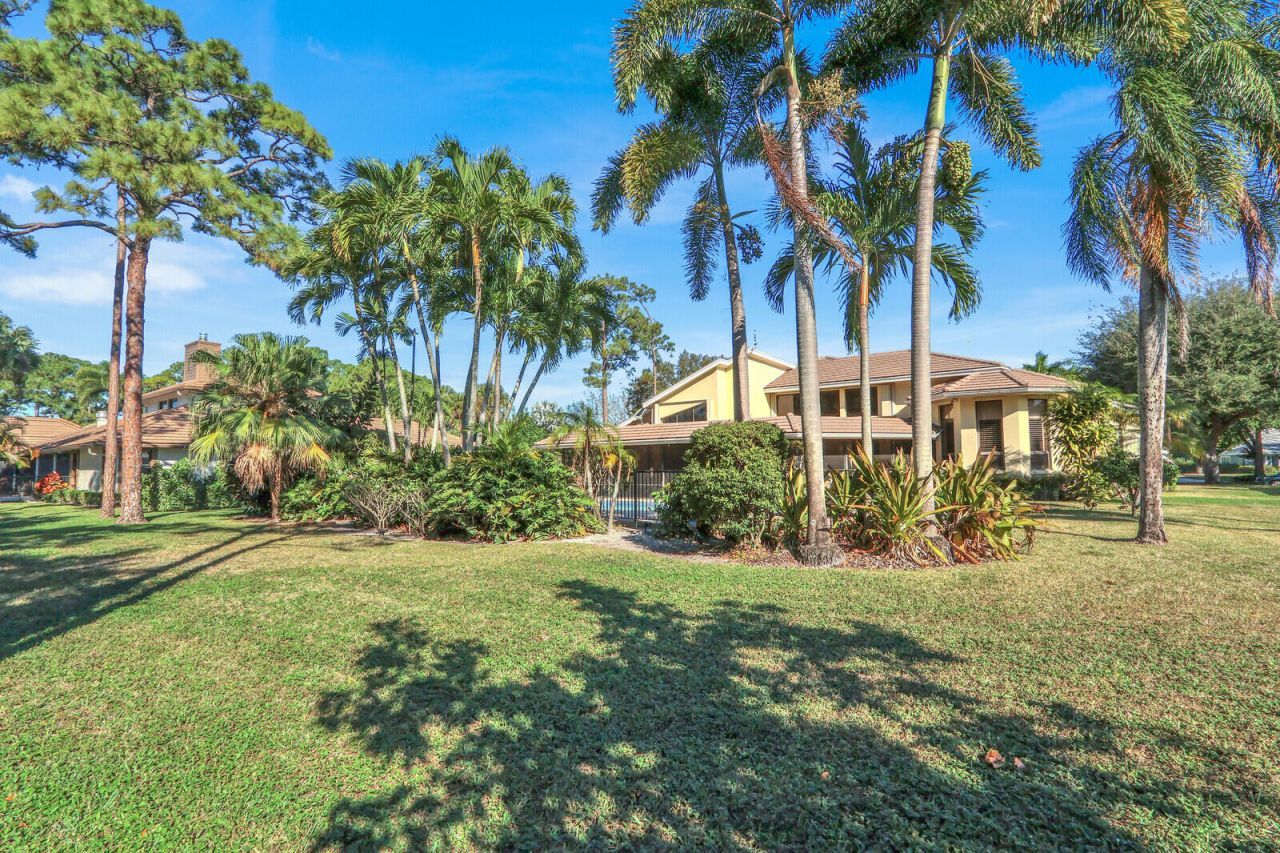 208 Turnberry Court S, Atlantis, FL 33462 Photo