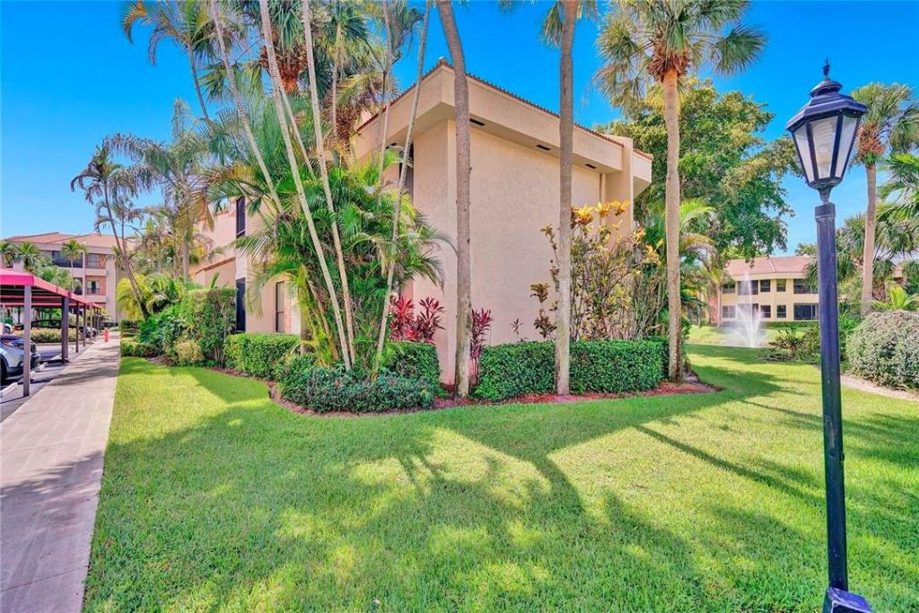 7484 La Paz Boulevard, Unit 101, Boca Raton, FL 33433 Photo