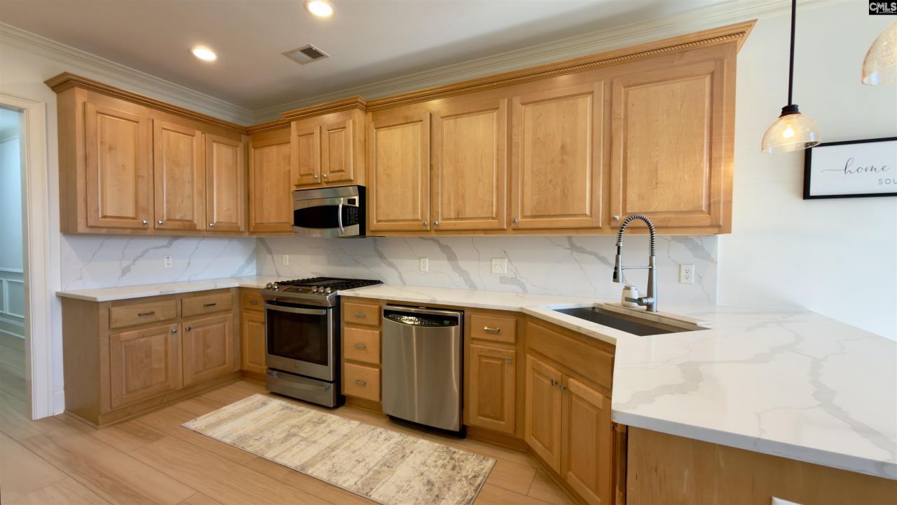 21 Winding Maple Court  Photo 18