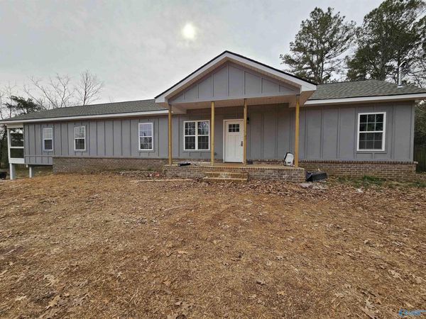 214 Crystal Creek Drive, New Market, AL 35761