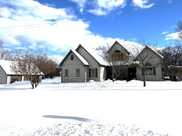 5682 Topanga Drive, Coloma, MI 49038