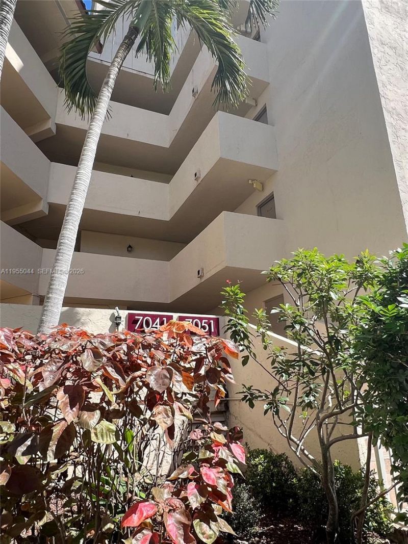 7051 Environ Blvd, Unit 332, Lauderhill, FL 33319 Photo