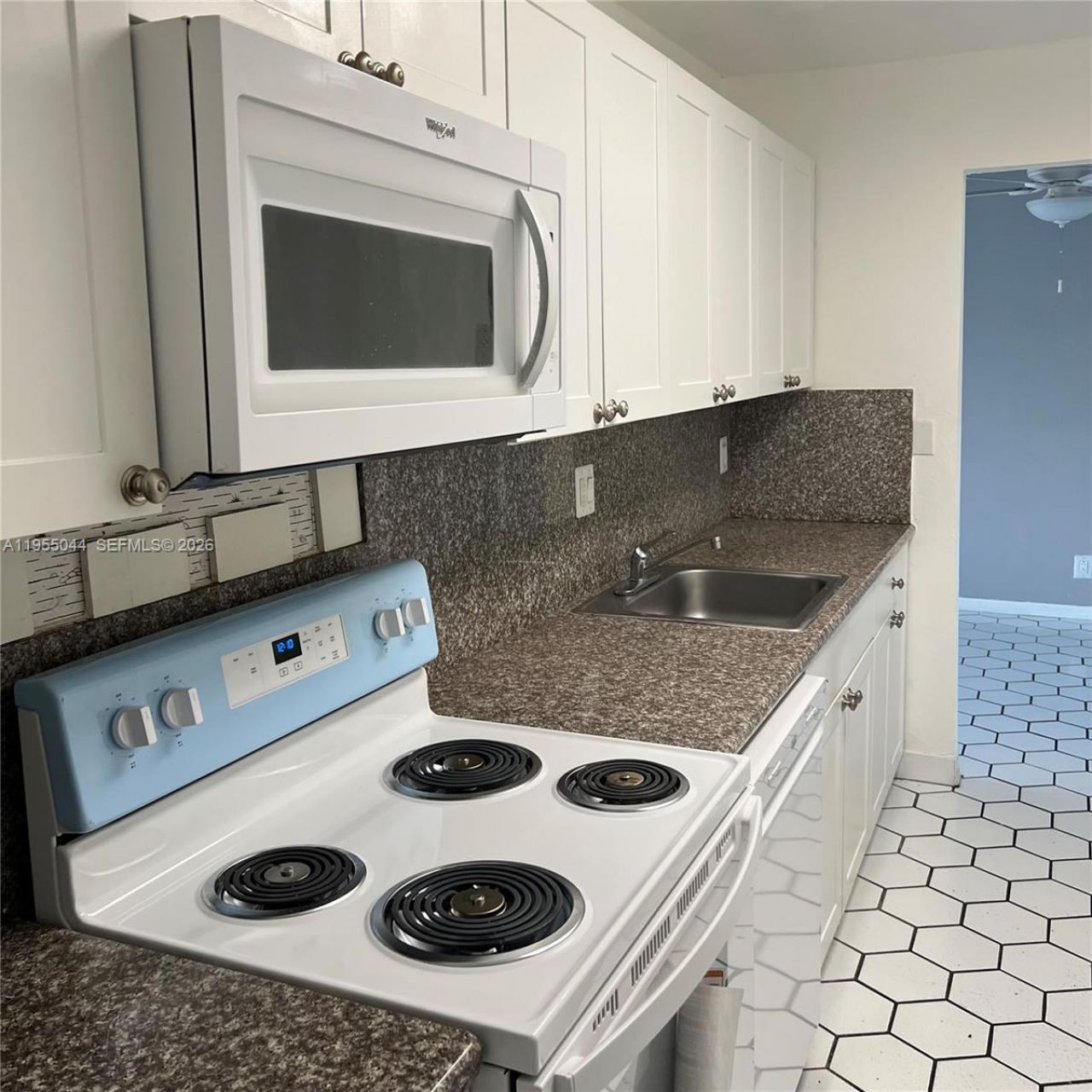 7051 Environ Blvd, Unit 332, Lauderhill, FL 33319 Photo