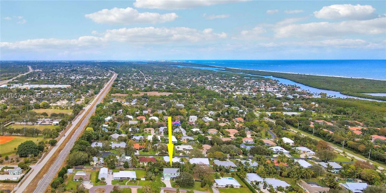 8445 SE Bayberry Ter , Hobe Sound, FL 33455 Photo