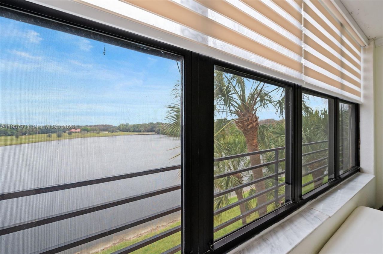 2768 S Carambola Cir S, Unit 403, Coconut Creek, FL 33066 Photo