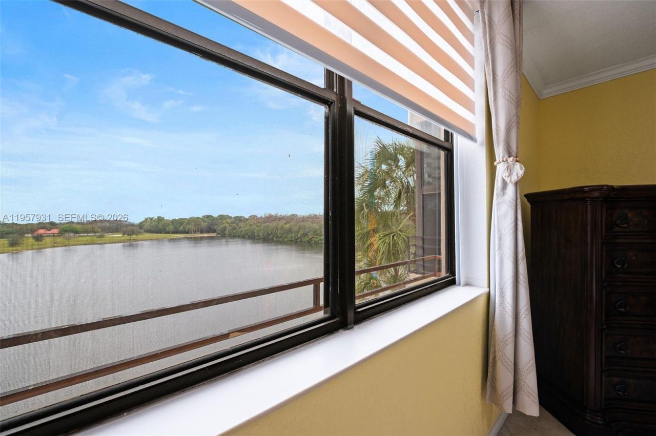 2768 S Carambola Cir S, Unit 403, Coconut Creek, FL 33066 Photo