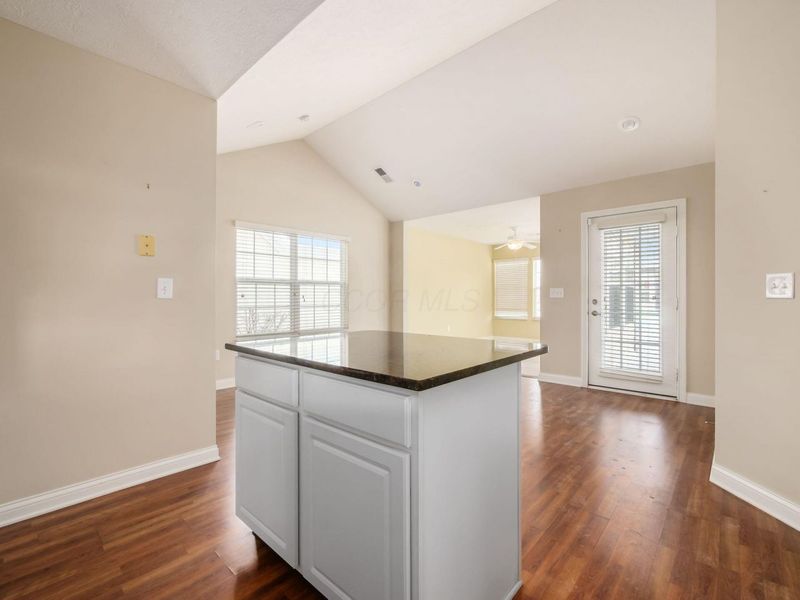 4492 Newport Loop E, Grove City, OH 43123 Photo 13