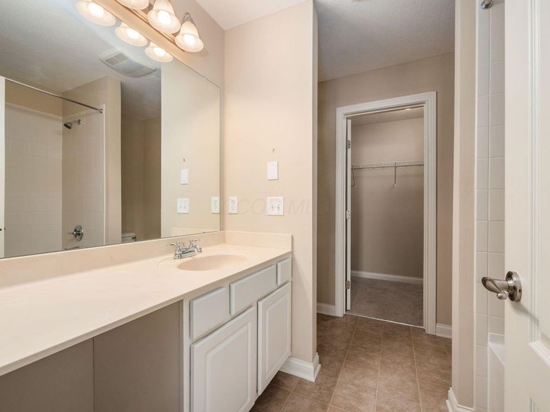 4492 Newport Loop E, Grove City, OH 43123 Photo 34