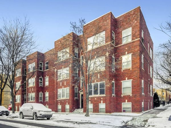 3108 W Belle Plaine Avenue, Unit 3, Chicago, IL 60618